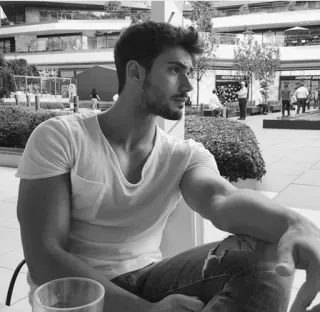 ▪️ 6ada72e2 Mann, Sitzend, Jeans, Hemd, Schwarzweiß, Porträt, Hübsch telegram sticker