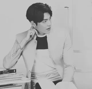 ➿ 3ce8ecff uomo, ritratto, persona, monocromatico, seduto, interno whatsapp sticker