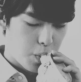 ➿ 720e7c98 uomo, mangiare, bere, ritratto, interno whatsapp sticker