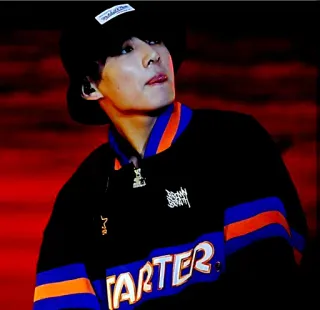 🕸 44da5663 STARTER 人物, 男人, 渔夫帽, 歌手, 夹克, 时尚, 风格 telegram sticker