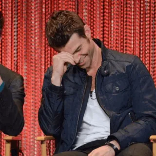 ⚜ 071f8b61 Mann, lachen, sitzen, Jacke whatsapp sticker