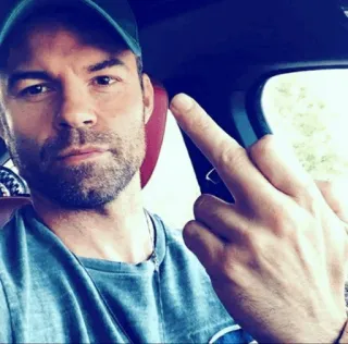 ⚜ 1a3e3e2a Stinkefinger, Beleidigung, Mann, Hut, Selfie whatsapp sticker