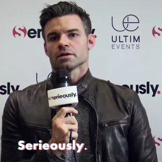 ⚜ 3fc011ad Serieously. Mann, Mikrofon, Lederjacke, Interview whatsapp sticker