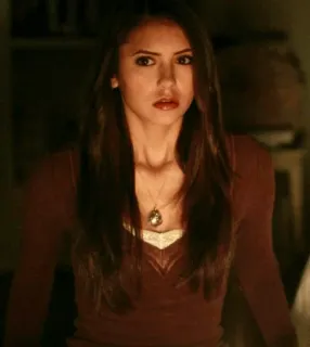 🥀 37b66315 Elena Gilbert The Vampire Diaries donna, ritratto, collana, giovane adulto, bruna, bella, teen drama telegram sticker