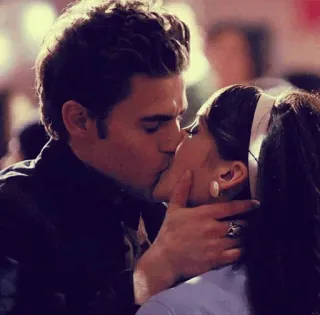 🥀 f4cb7fa3 bacio, romantico, amore, coppia, affetto, intimità telegram sticker