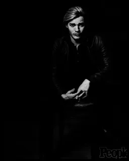 ➖ 08d28056 man, portret, zwart wit, mode, stijl whatsapp sticker