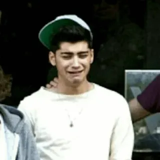 😭 24166c22 Zayn Malik celebridade, pessoa, chorando, triste, one direction, pop star, cantor telegram sticker