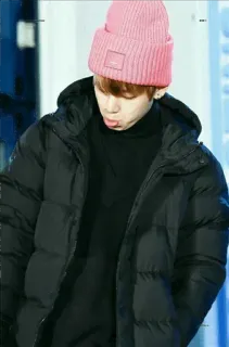 ☹️ bd261889 розовая шапка, зимняя одежда, пуховик, уличный стиль, мода, корейская мода, повседневная одежда whatsapp sticker