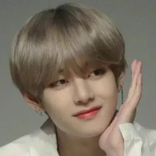 😏 d5623f50 V K-Pop, BTS, Айдол, Корейский, Певец, Знаменитость, V, Ким Тэхён whatsapp sticker