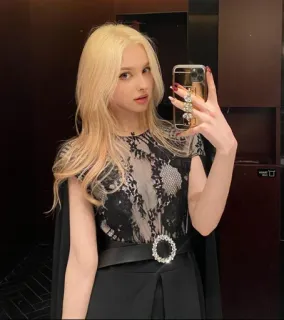 ❤️ 13de6ddc vrouw, blond, selfie, mode, schoonheid, model telegram sticker