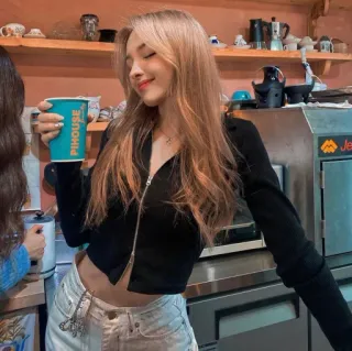 😌 768a2bff vrouw, drank, café, toonbank telegram sticker