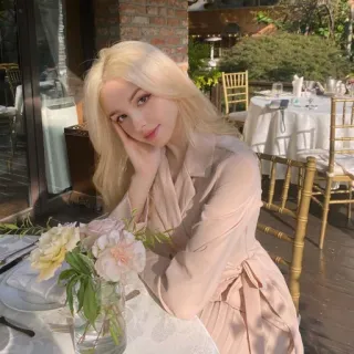 Elina #2 @LegendaryKeys whatsapp stickers