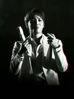 ⚫️ a397fe91 นักร้อง, การแสดง, ไมโครโฟน, ผู้ชาย, สูท, เคป็อป telegram sticker