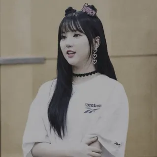 🌺 7c049b21 Reebok wanita, gadis, mode, korea, imut, potret whatsapp sticker