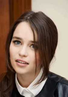 🌙 3de26f48 เอมิเลีย คลาร์ก, นักแสดง, ภาพเหมือน, คนดัง, ผู้หญิง, ใบหน้า telegram sticker