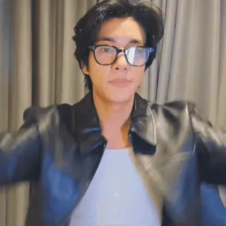 🌟 0200aefd 남자, 안경, 가죽 재킷, 캐주얼 복장, 인물 사진, 잘생긴, 선글라스, 실내 telegram sticker