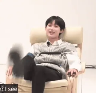 😏 e82d7f3a telegram sticker