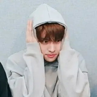 😣 68574898 homme, sweat à capuche, oreilles, écoute, personne telegram sticker