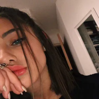 💘 f6d2b473 ผู้หญิง, ผู้หญิง, ภาพเหมือน, ใบหน้า, ความงาม, นางแบบ telegram sticker