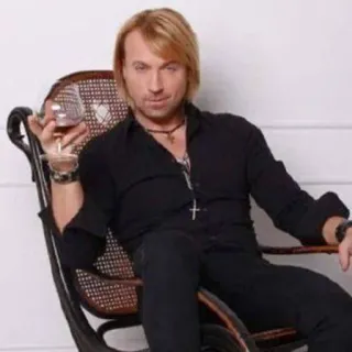 😏 153382a0 homme, vin, portrait, blond, détente, assis whatsapp sticker