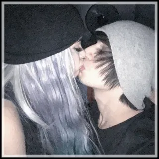 🍂 082a7aee 亲吻, 爱, 情侣, 青少年, 浪漫 telegram sticker