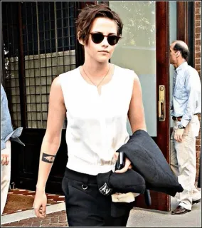 ✨ 00b6a3ec donna, occhiali da sole, celebrità, ritratto, moda, stile, persona telegram sticker