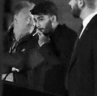 🚬 e7da75ed 흡연, 담배, 남자, 성인, 담배, 사람들 whatsapp sticker