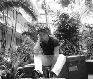 ɛʀiร [@fromRitapealWorlderis] whatsapp stickers