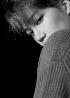 ⚜ 23443b64 người đàn ông, chân dung, trắng đen, áo len, người, nhìn vào máy ảnh telegram sticker