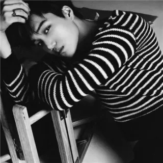 ⚜ 64f8c0b6 đàn ông, áo sọc, trắng đen, chân dung, kpop, người mẫu telegram sticker