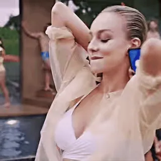 💜 66b902da ผู้หญิง, บิกินี, สระว่ายน้ำ, ฤดูร้อน, ปาร์ตี้ telegram sticker