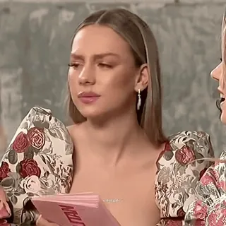 💜 af209826 NGO ผู้หญิง, ภาพเหมือน, ลายดอกไม้, ชุดเดรส telegram sticker