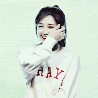 🕯 56260c17 HAY woman, smiling, sweater whatsapp sticker