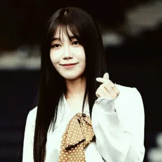 🕸 77482296 woman, portrait, person, asian, korean, beauty, hairstyle whatsapp sticker