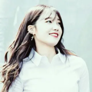 🐚 e942aff4 woman, portrait, smile, girl, earrings, person whatsapp sticker