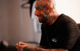 😂 cb466339 tatuaggio, uomo, tatuaggi sul viso, body art, ritratto telegram sticker