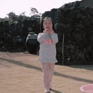 🤗 60483e2f 아이, 소녀, 야외, 인물 사진, 아시아인 telegram sticker