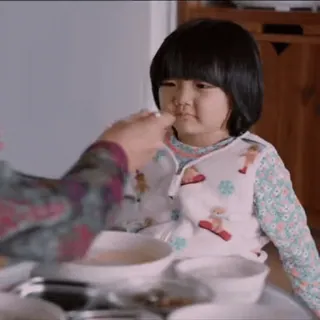 🤢 91c64c34 아이, 먹기, 유아, 음식, 아기 telegram sticker