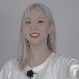 🍂 9d00dea0 ผู้หญิงเกาหลี, ผมขาว, ภาพเหมือน, ผู้หญิงยิ้ม, ผู้หญิงเอเชีย whatsapp sticker