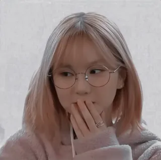 🍂 b66dd37c ผู้หญิง, ผู้หญิง, แว่นตา, ภาพเหมือน, คน, ผมบลอนด์ whatsapp sticker