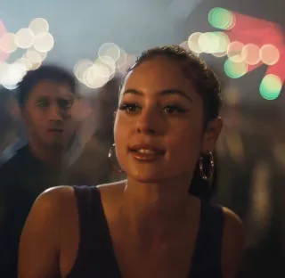 😐 0918f098 Euphoria woman, television, actress, portrait, jewelry, beauty whatsapp sticker