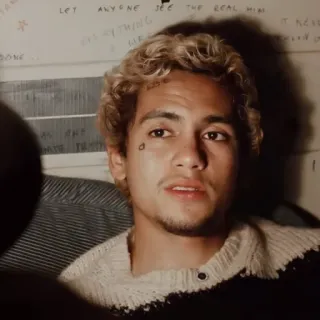 😐 80847638 LET ANYONE SEE THE REAL HIM whatsapp sticker