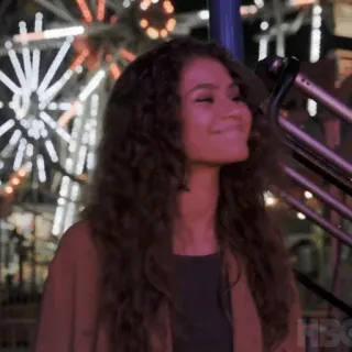 🎆 d9ef73ac Zendaya Euphoria zendaya, aktris, wanita, senyum, euphoria telegram sticker