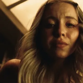 🥺 9b8cb4c7 여자, 슬픈, 울고있는, 금발, 인물, 감정적인 whatsapp sticker