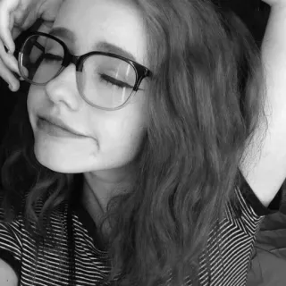 😌 23b50cba ภาพเหมือน, ผู้หญิง, แว่นตา, เด็กผู้หญิง, ผู้หญิง telegram sticker