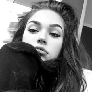 🙄 44b01a40 ผู้หญิง, ภาพเหมือน, ขาวดำ, ใบหน้า, ผู้หญิง, แต่งหน้า, ความงาม telegram sticker