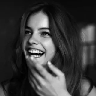 😅 75f3a132 ผู้หญิง, ภาพเหมือน, ใบหน้า, ยิ้ม, มีความสุข, คน, หัวเราะ telegram sticker