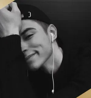 📎 5e03f0bb man, portrait, earphones, black and white, hat telegram sticker