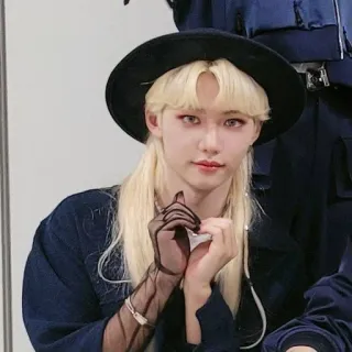 ❤️ 3d1249d7 Felix kpop, ไอดอล, นักร้อง, เพลง, ผมบลอนด์, หมวก whatsapp sticker