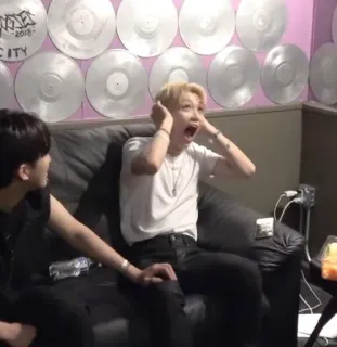 😱 60387849 whatsapp sticker